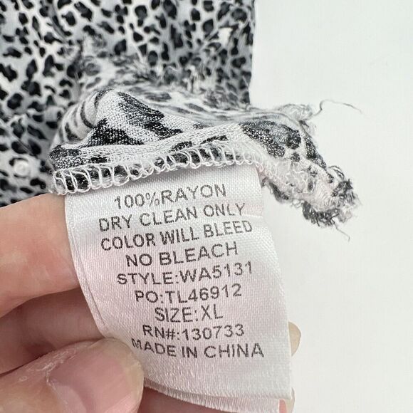 Umgee + Leopard Print Black Gray Blouse Size XL Frayed Hem Rayon - Picture 4 of 4